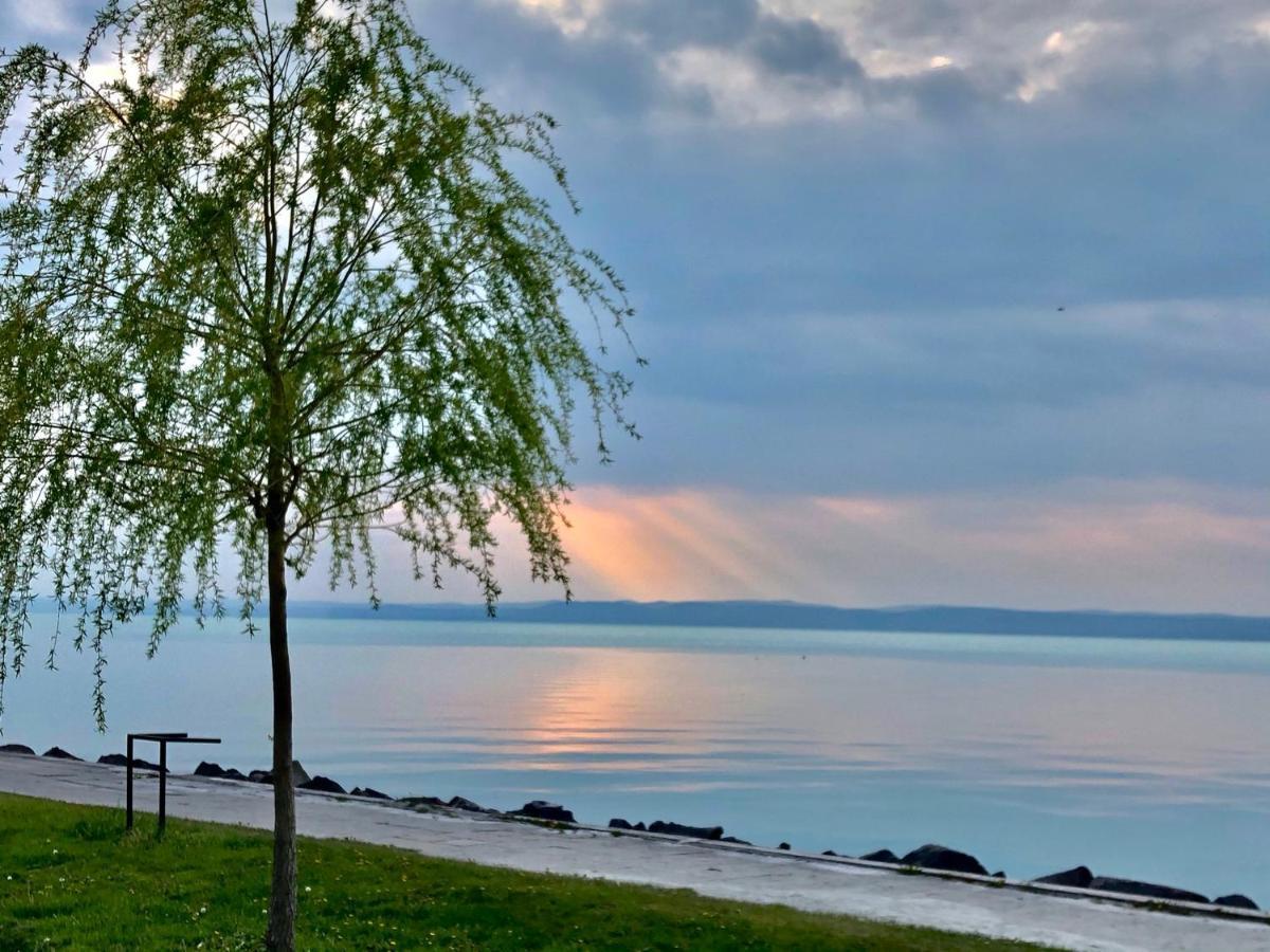 Siofoki Vizparti Nyaralo - Lakeside Apartment Eksteriør bilde