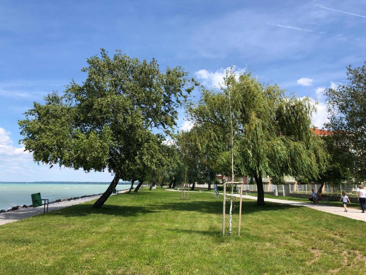 Siofoki Vizparti Nyaralo - Lakeside Apartment Eksteriør bilde